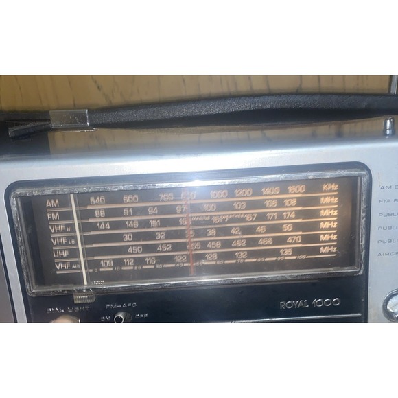 Vintage ZENITH ROYAL 1000 SIX BAND SOLID STATE RADIO AM FM VHF Works Transistor - Picture 4 of 14